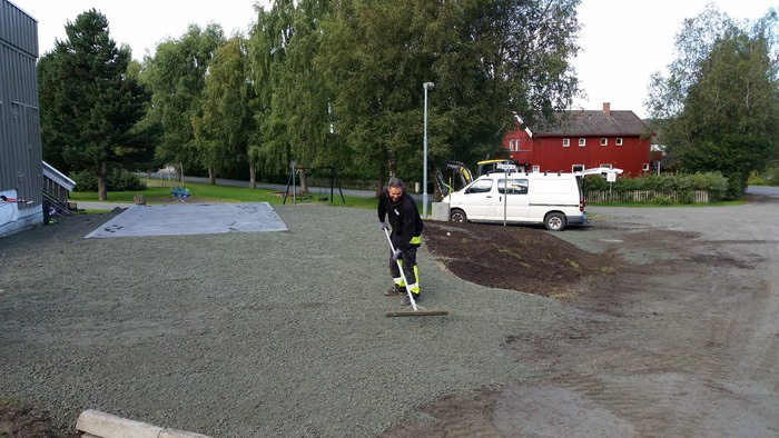 Planering og komprimering av grunn før støping